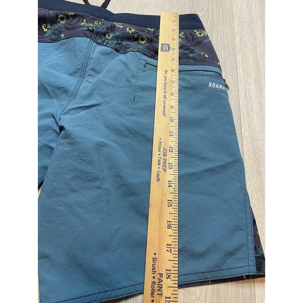 Roark Short Men 28 Navy Floral Boatman 19